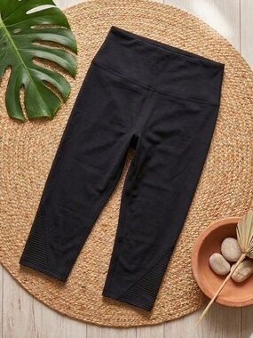 LULULEMON Align High-Rise Crop 18” Moto Ribbed Panel Black Leggings Size 8